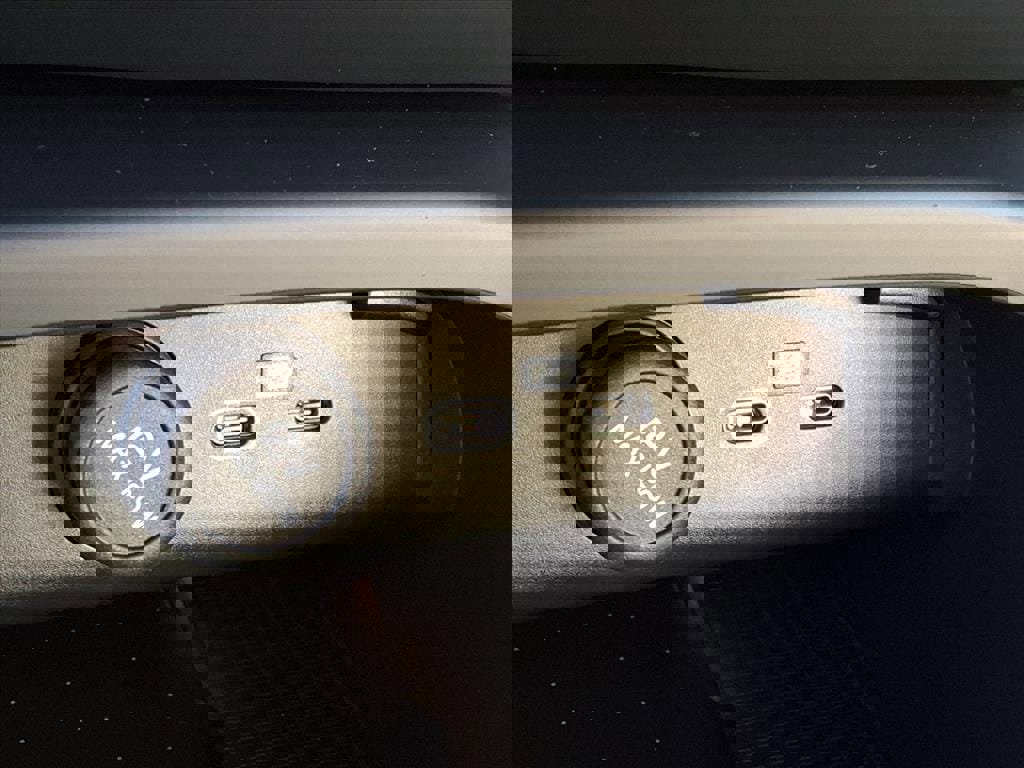 New 2026 Volvo EX40 Plus w/ Climate Package image 20