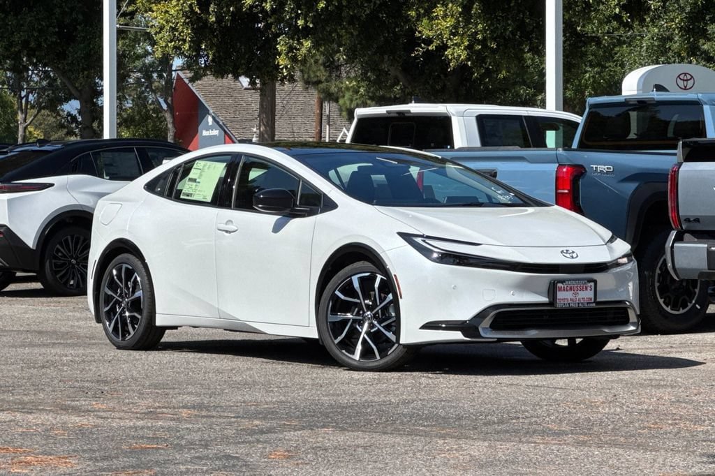 New 2026 Toyota Prius Plug-In Hybrid FWD image 2
