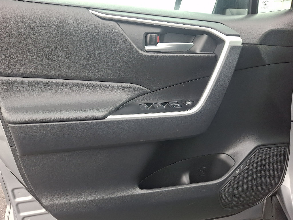 Certified 2025 Toyota RAV4 XLE AWD/4WD image 12
