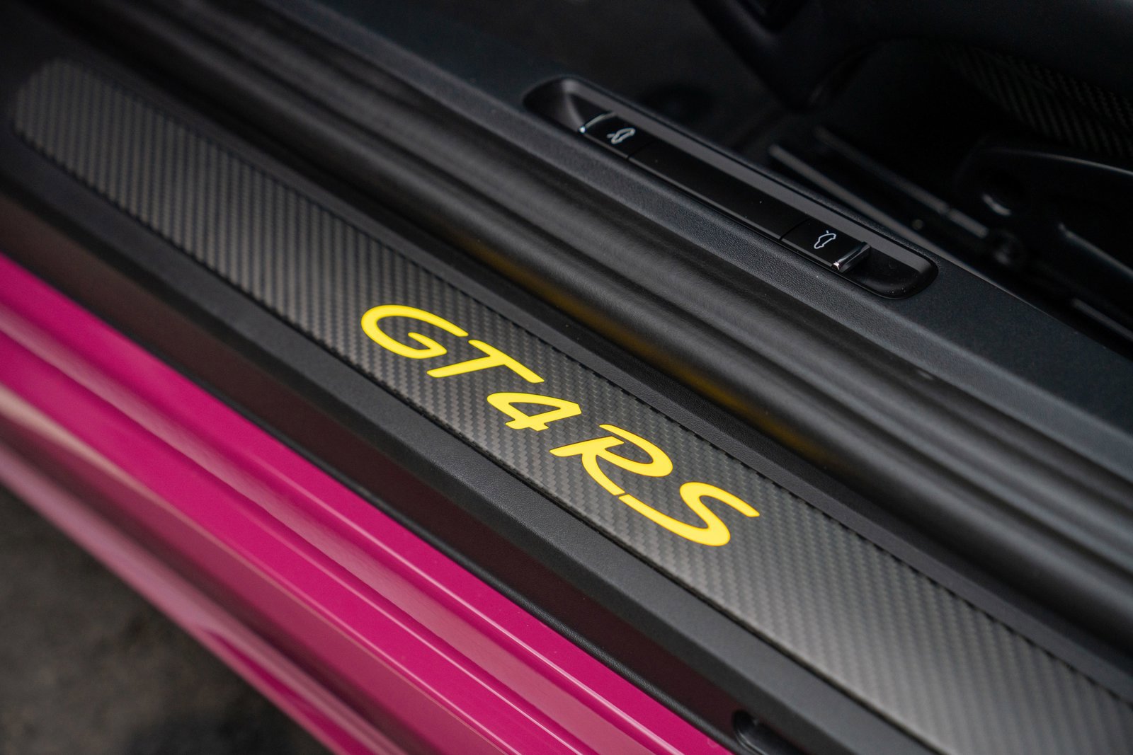 Certified 2025 Porsche 718 Cayman GT4 RS image 12