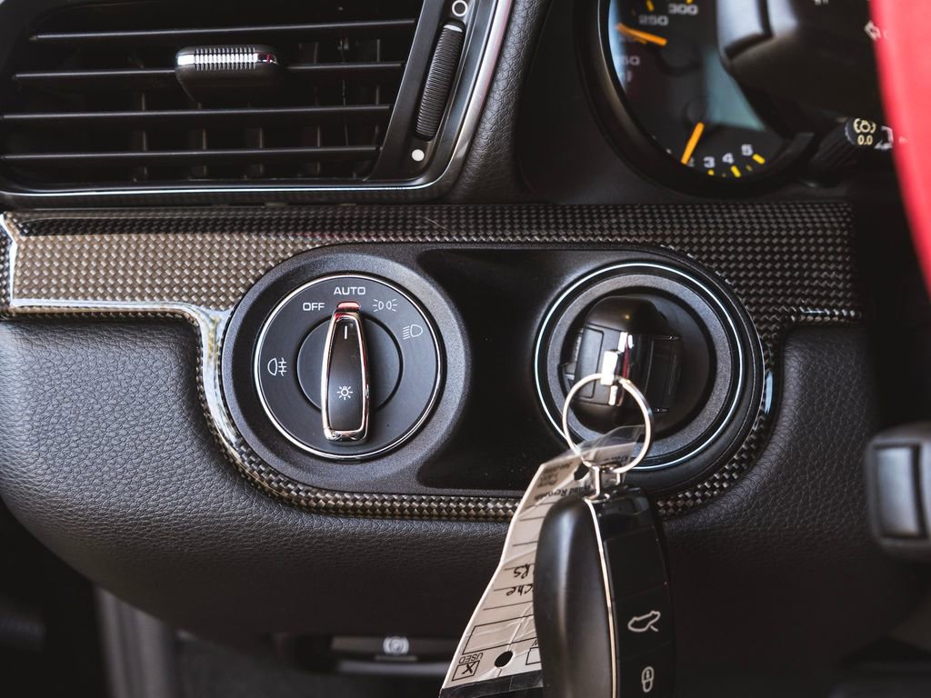 Used 2018 Porsche 911 GT2 RS image 22