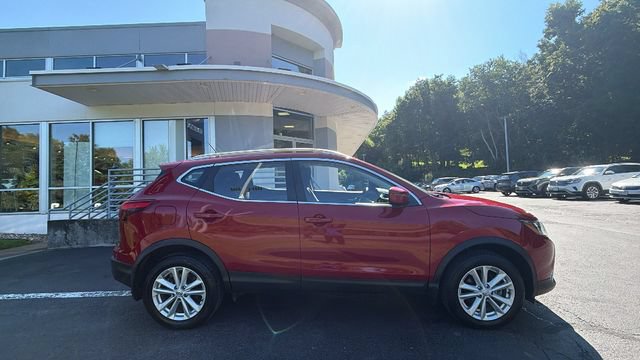 Used 2018 Nissan Rogue Sport SV w/ SV All-Weather Package AWD/4WD image 4