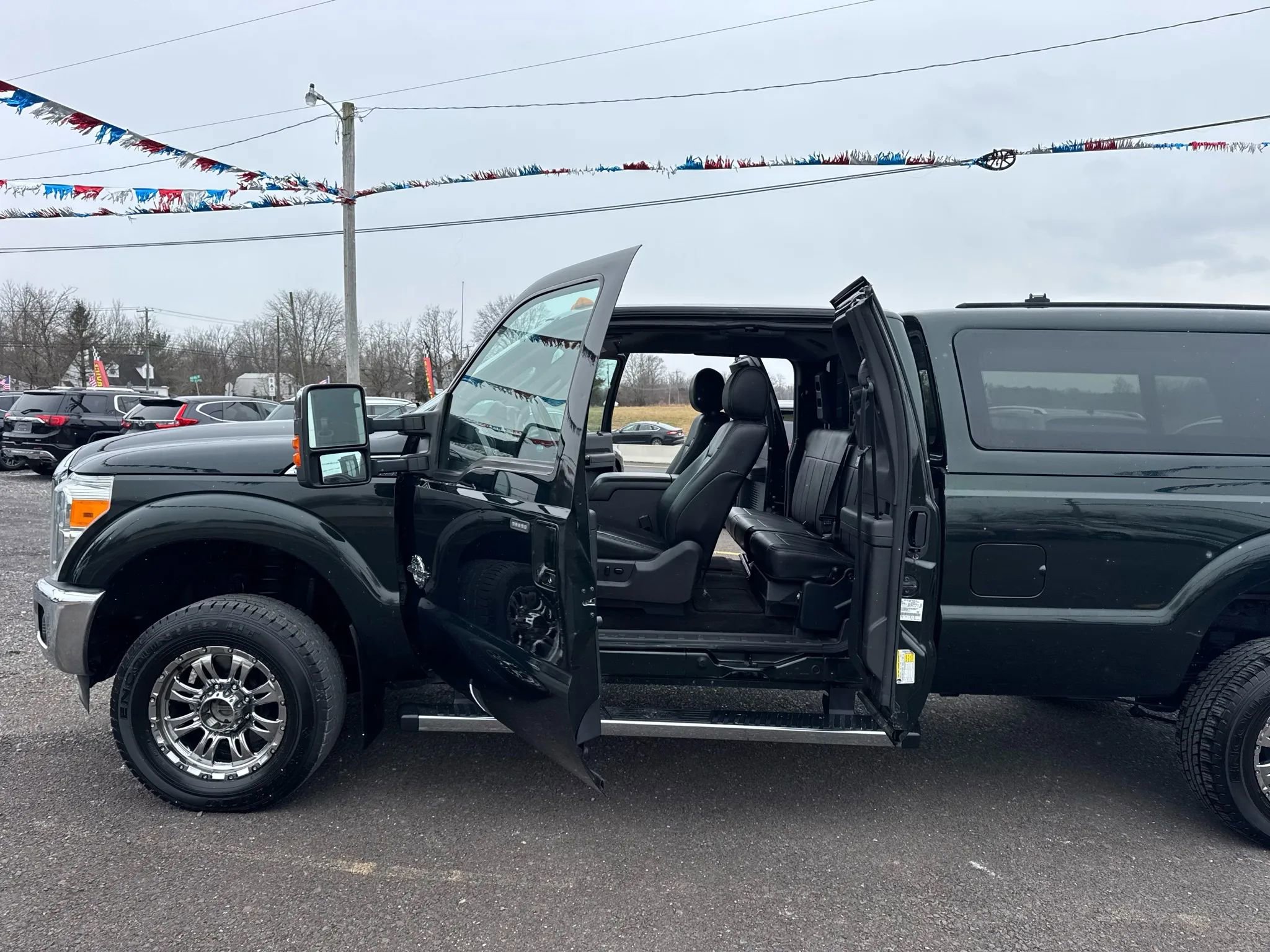 Used 2015 Ford F350 Lariat w/ Chrome Package image 13