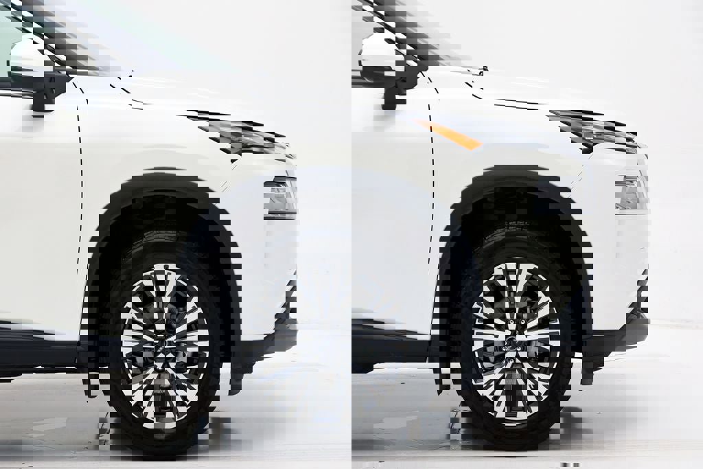 Used 2023 Nissan Rogue SV w/ SV Premium Package image 4