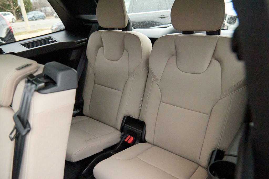 New 2026 Volvo XC90 B5 Plus w/ Protection Package image 21