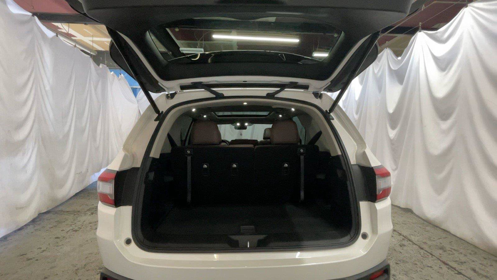 Used 2025 Honda Pilot Elite image 16