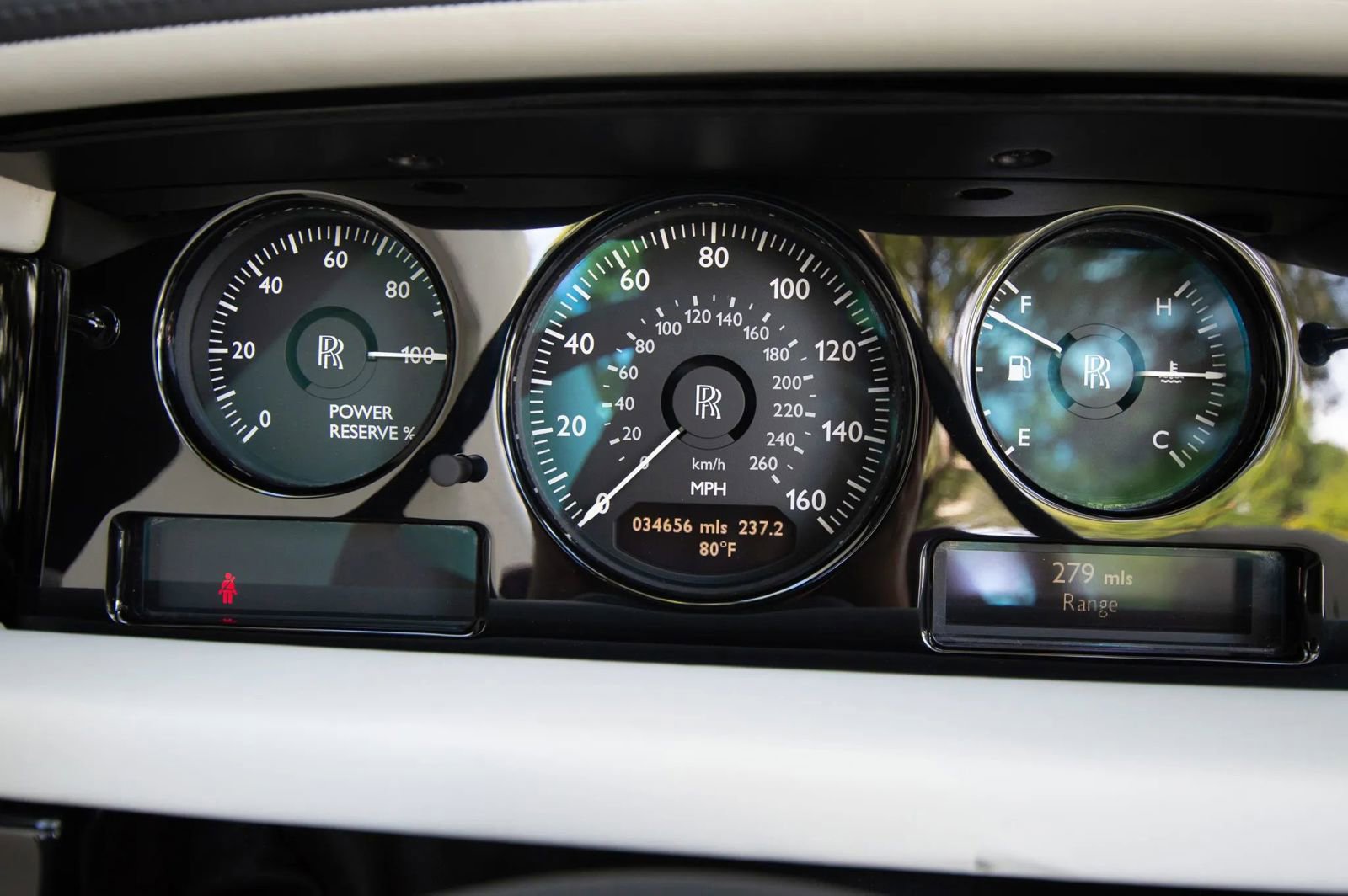 Used 2016 Rolls-Royce Phantom Drophead Coupe image 8