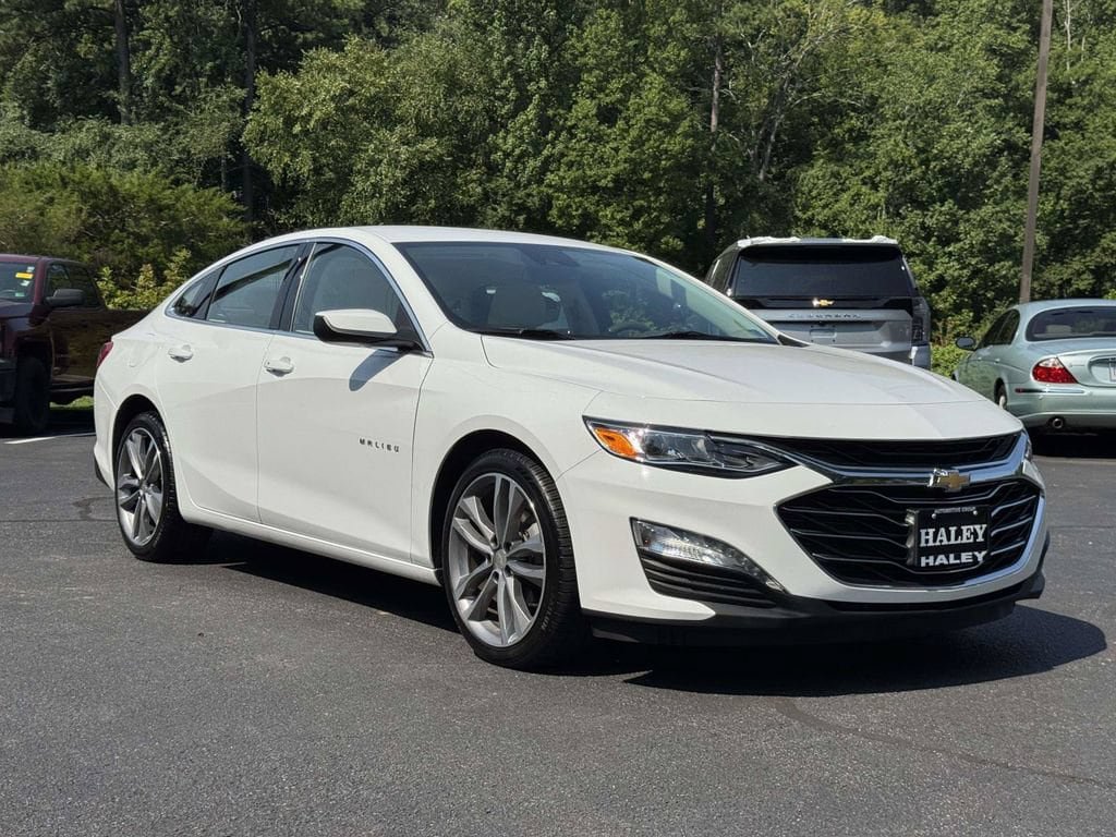 Used 2024 Chevrolet Malibu LT FWD image 2