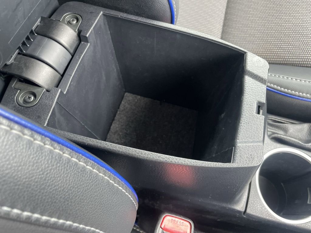 Used 2018 Toyota Corolla SE w/ Carpet Mat Package (TMS) FWD image 29