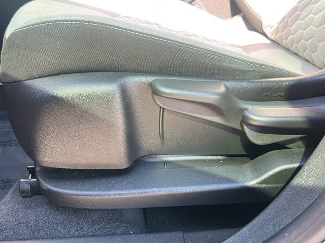 Used 2020 Chevrolet Equinox LS image 21