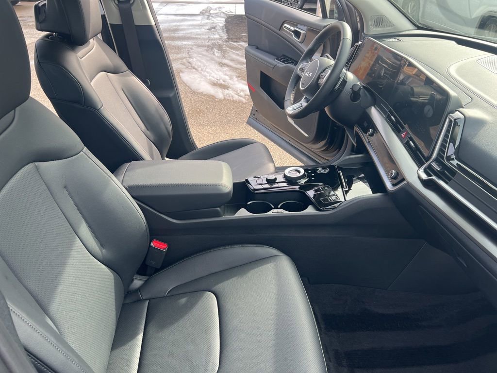 Certified 2025 Kia Sportage EX image 19