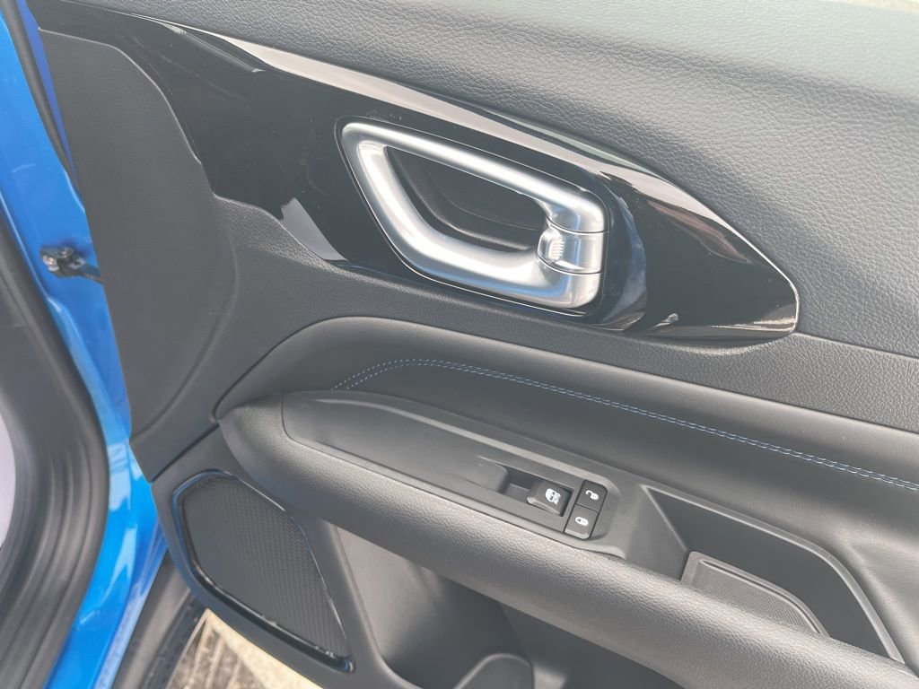 New 2025 Jeep Compass Latitude w/ Convenience Group image 15