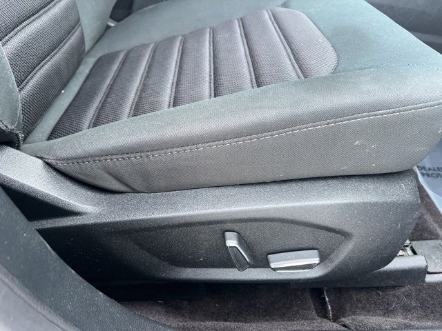 Used 2017 Ford Fusion SE w/ Fusion SE Technology Package image 12