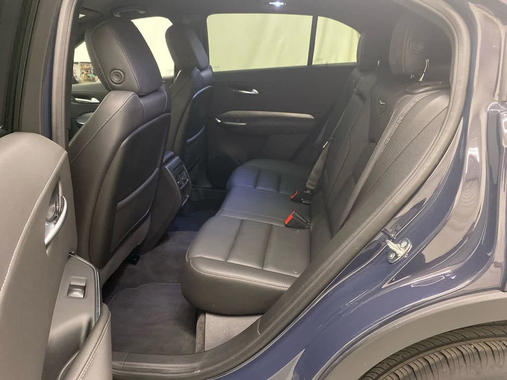 Used 2025 Cadillac XT4 Premium Luxury image 16