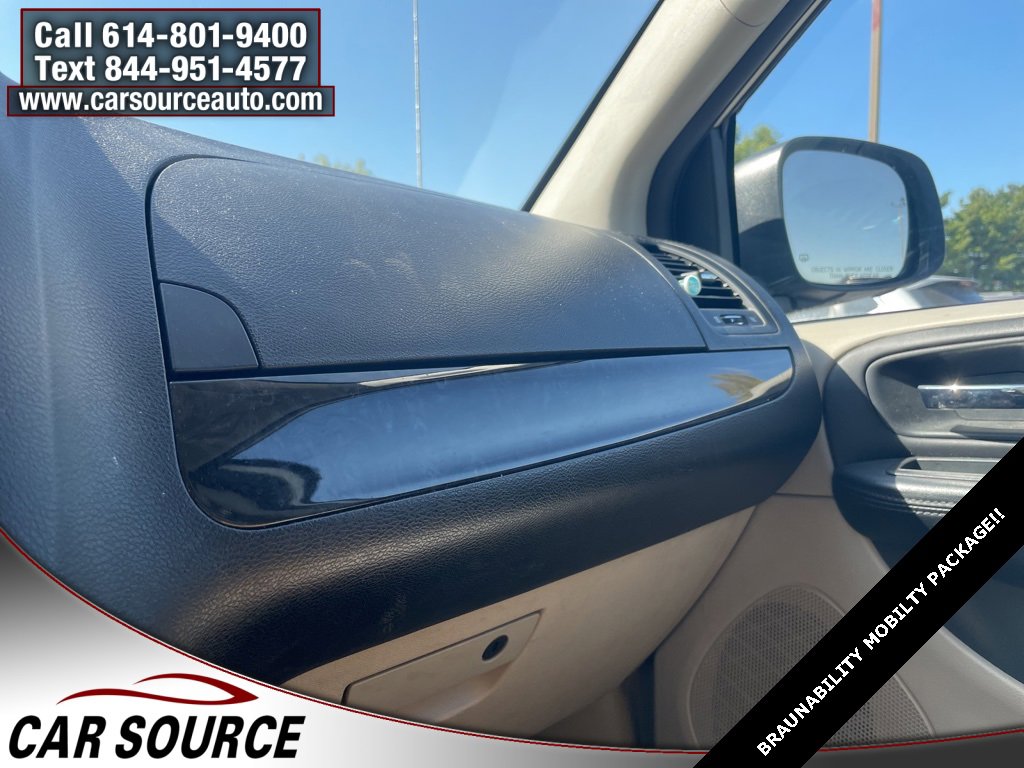 Used 2012 Dodge Grand Caravan SE image 23