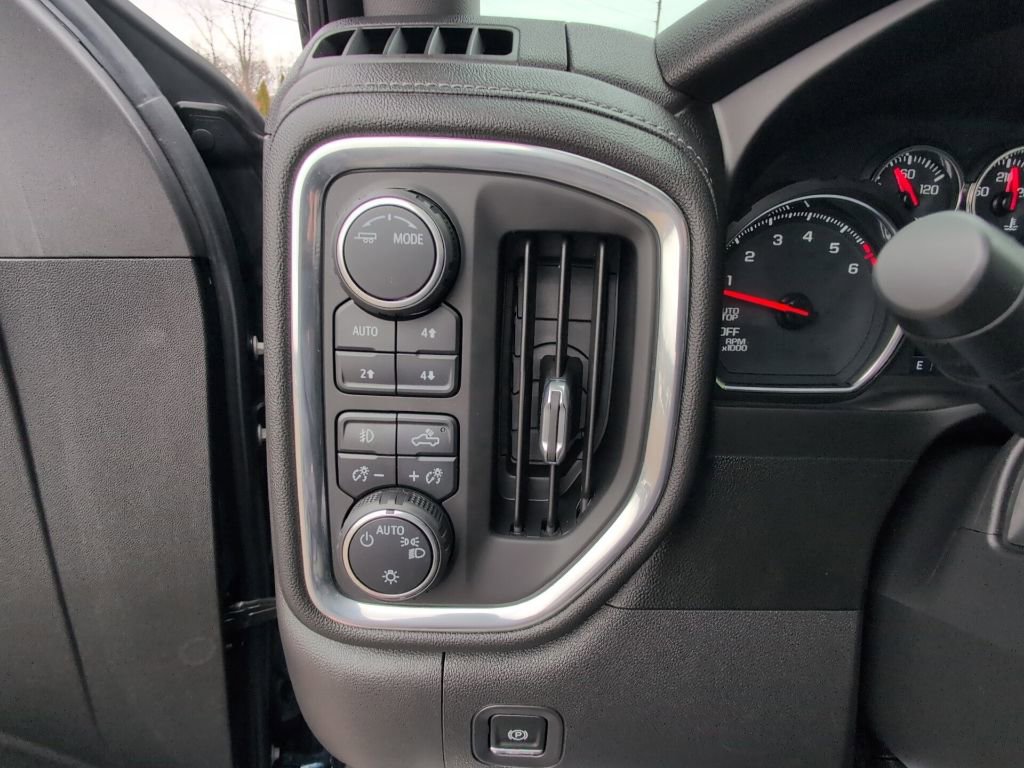 Used 2021 Chevrolet Silverado 1500 RST image 19