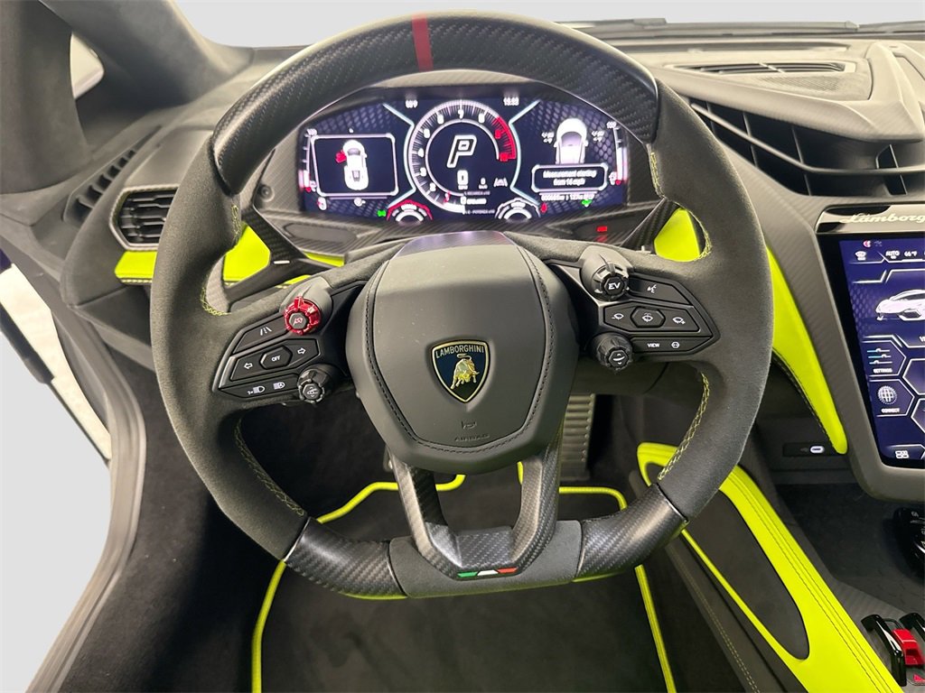 Used 2024 Lamborghini Revuelto image 11