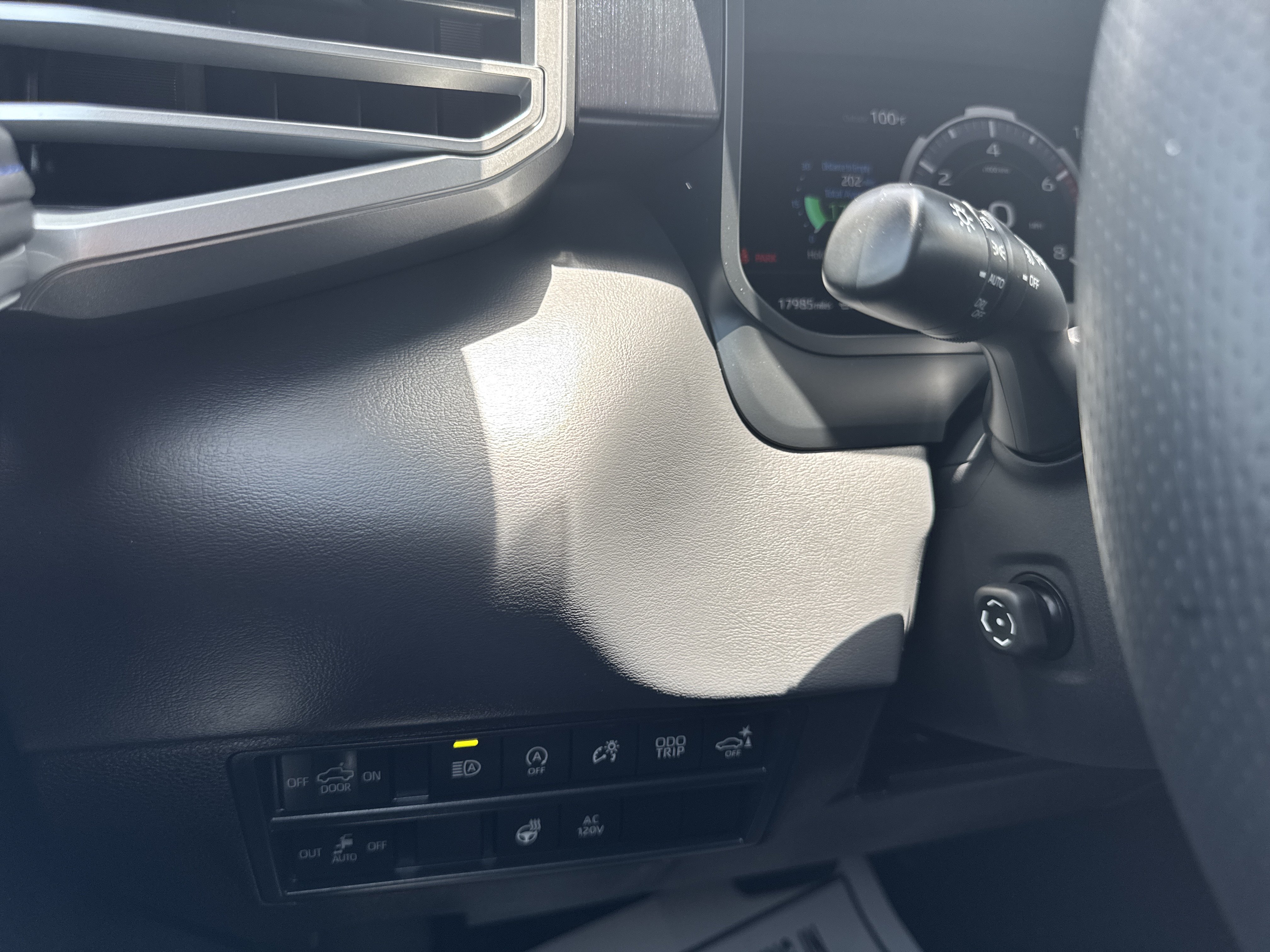 Used 2025 Toyota Tundra Platinum AWD/4WD image 29