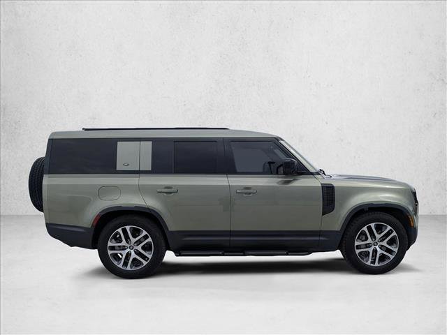 Used 2024 Land Rover Defender 130 S image 4