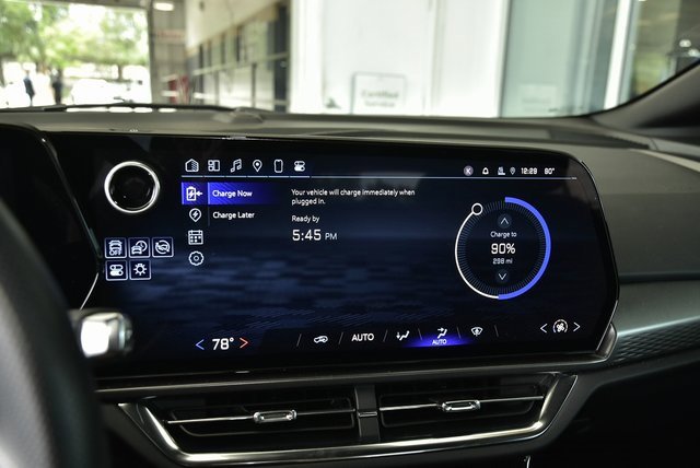 Used 2025 Chevrolet Equinox EV LT image 24
