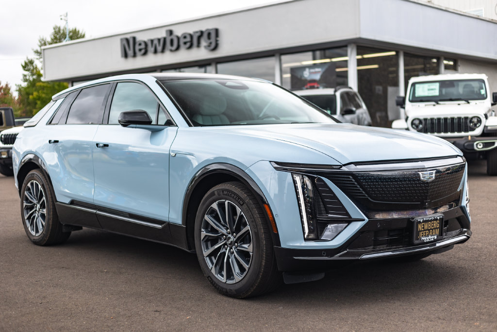 Used 2024 Cadillac Lyriq Sport RWD image 6
