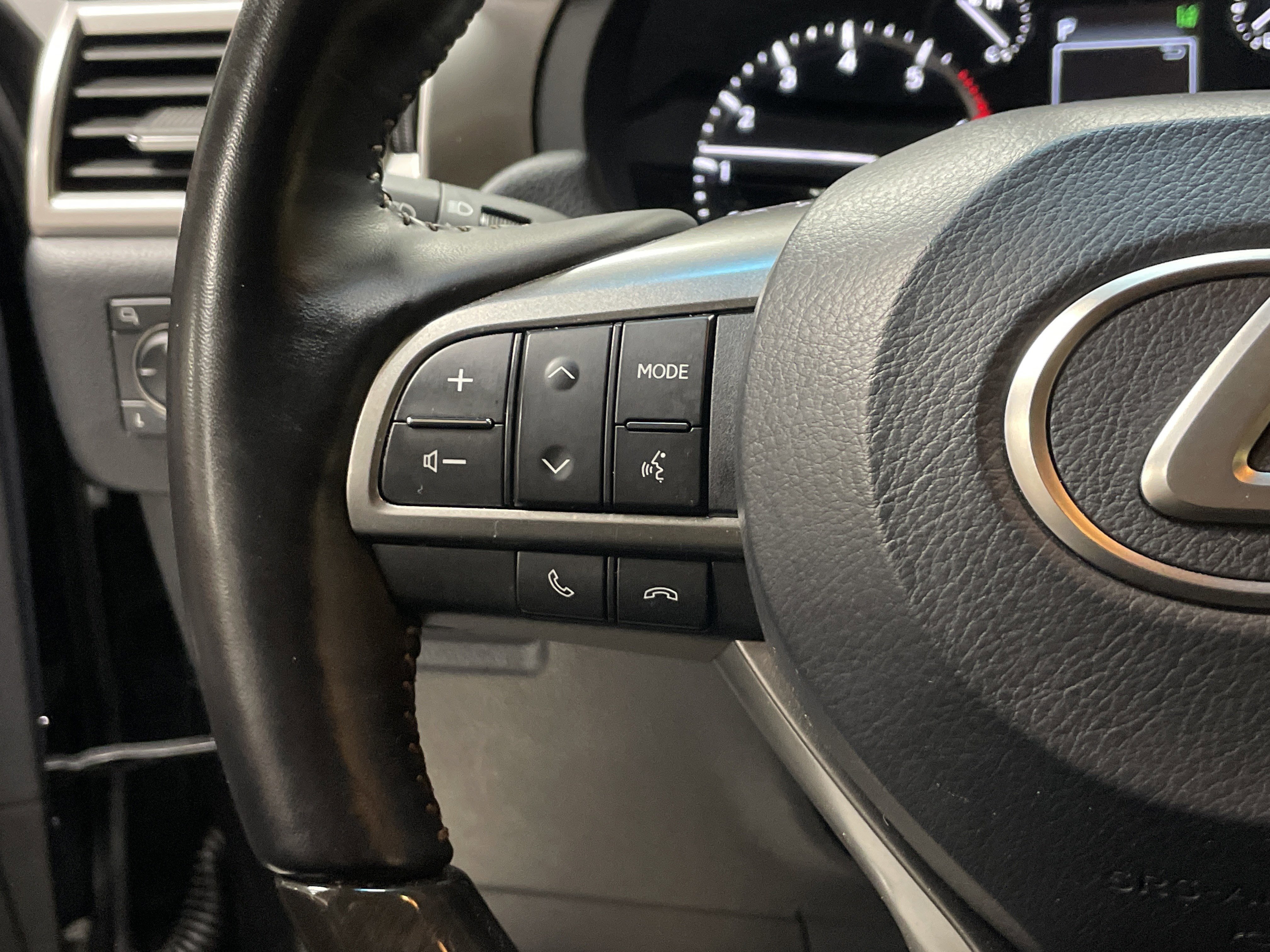Used 2023 Lexus GX 460 Luxury w/ Sport Design Package AWD/4WD image 19