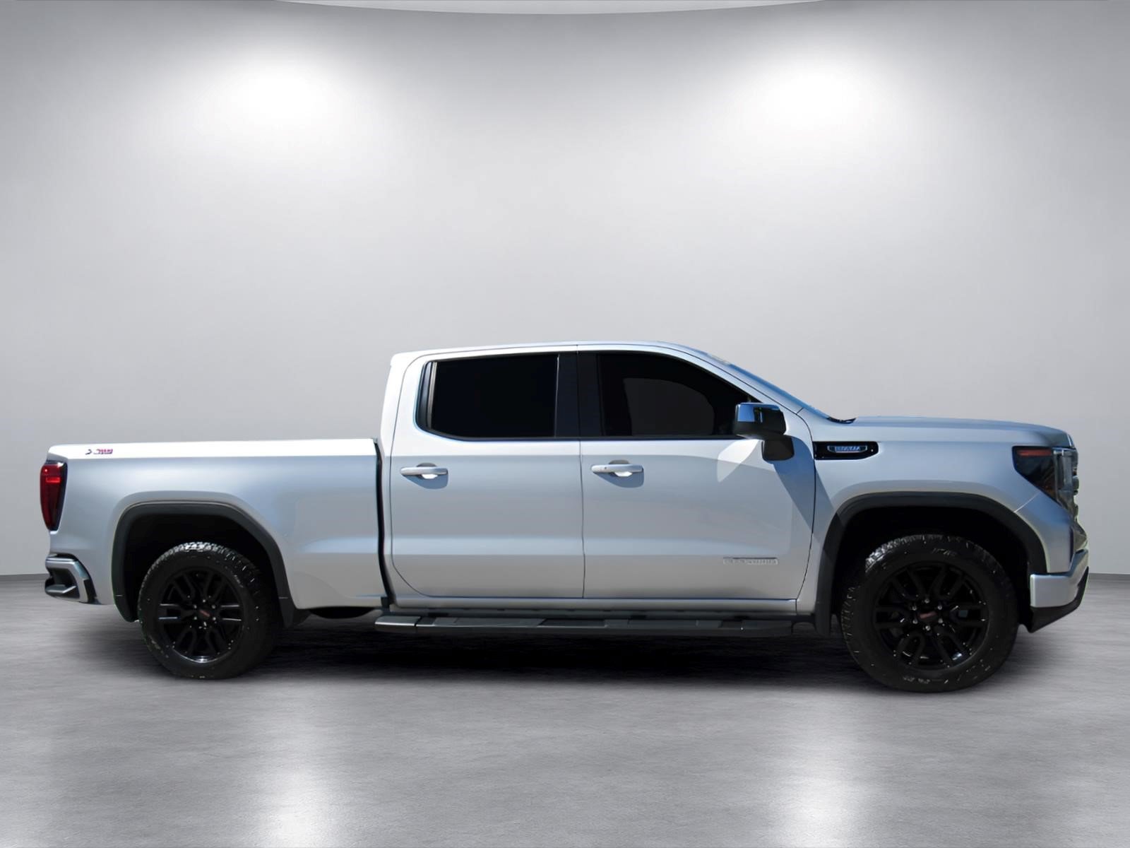 Used 2022 GMC Sierra 1500 Elevation w/ Preferred Package AWD/4WD image 2