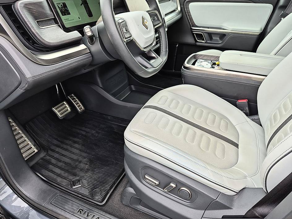 Used 2023 Rivian R1S Launch Edition Quad AWD/4WD image 14