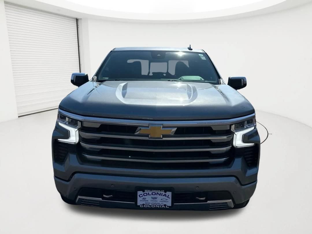 Used 2023 Chevrolet Silverado 1500 High Country w/ High Country Premium Package AWD/4WD image 2