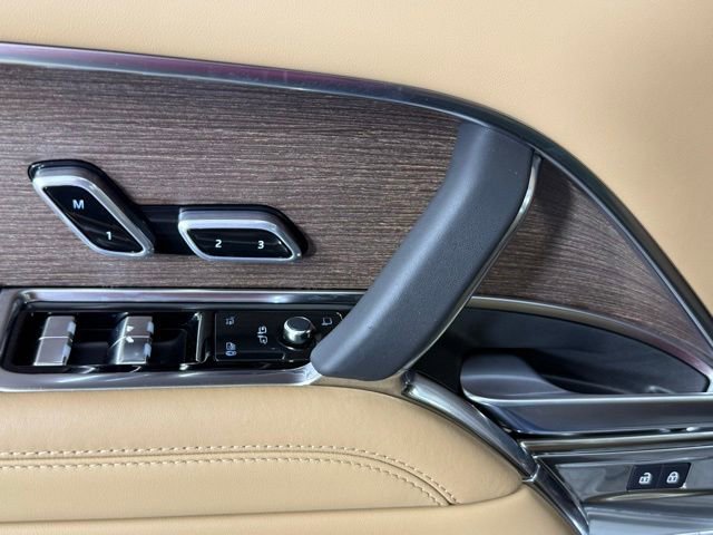 New 2025 Land Rover Range Rover SE image 14