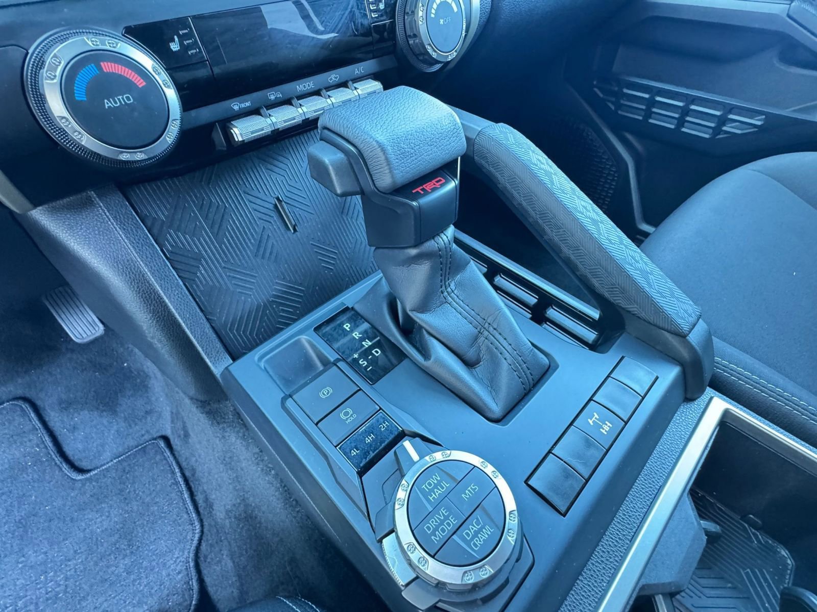 Used 2025 Toyota Tacoma SR image 38