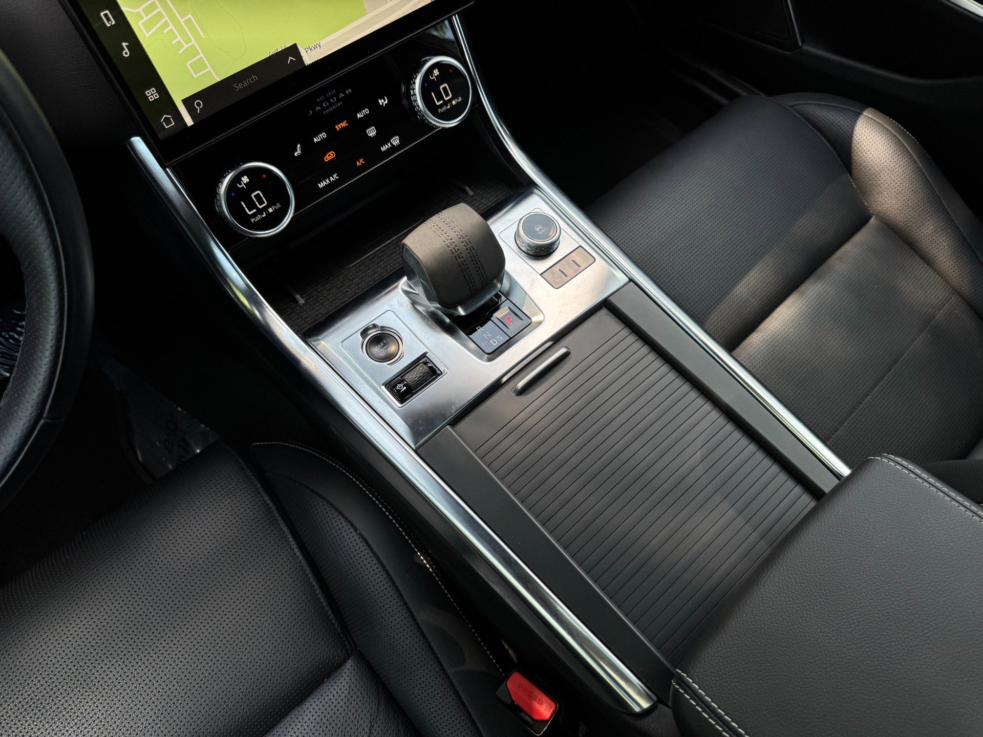 Used 2021 Jaguar XF R-Dynamic SE image 59