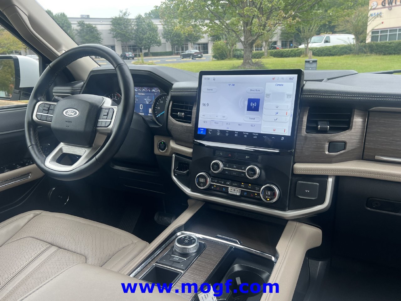 Used 2024 Ford Expedition Limited RWD image 6