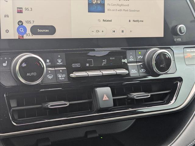 Used 2023 Toyota Highlander XLE image 14