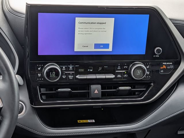 Used 2024 Toyota Highlander Limited image 15