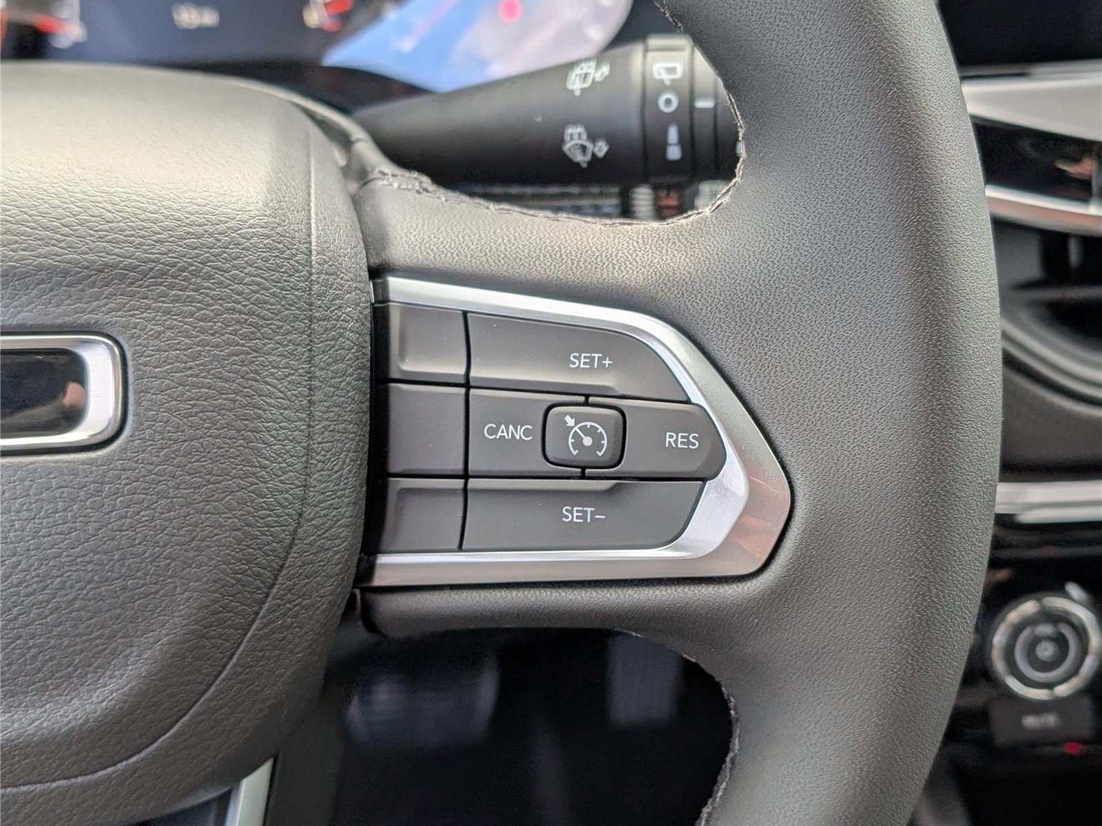 New 2026 Jeep Compass Latitude AWD/4WD image 17