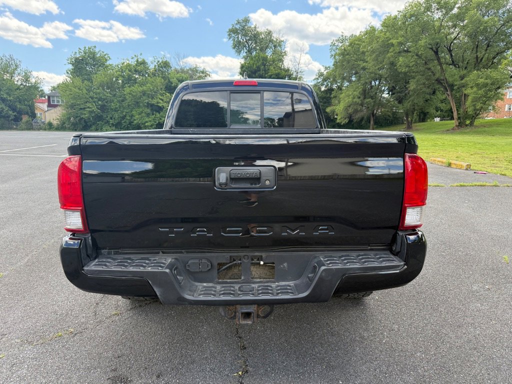 Used 2017 Toyota Tacoma TRD Sport w/ Tow Package (A/T) AWD/4WD image 6