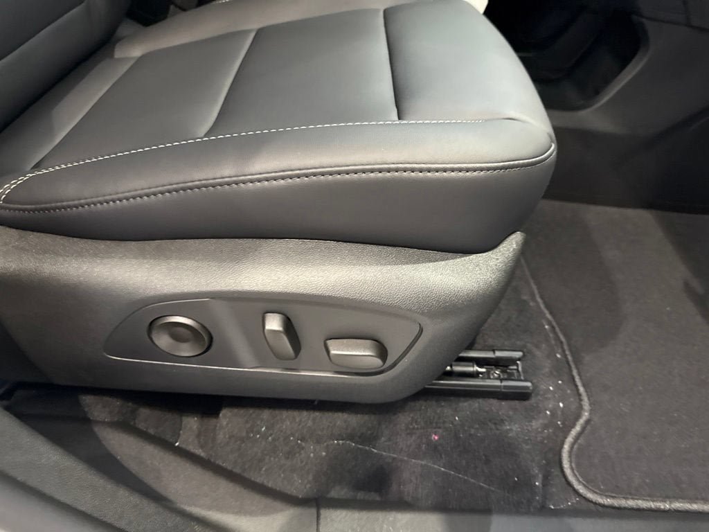New 2026 GMC Acadia Elevation w/ Elevation Premium Package AWD/4WD image 13