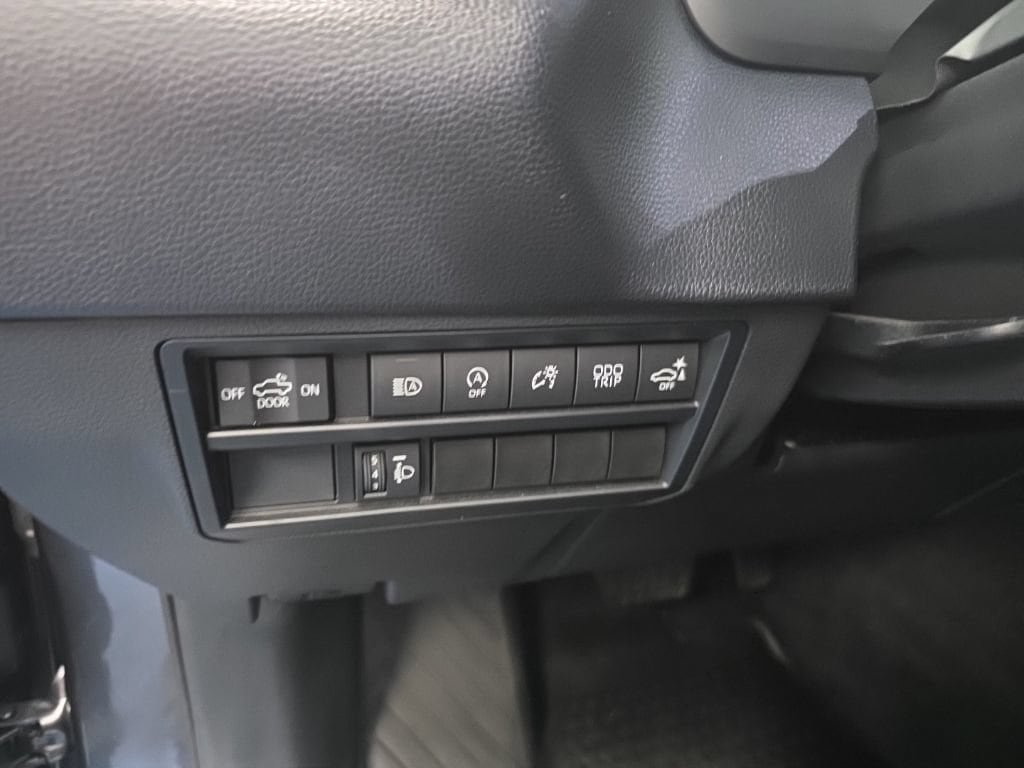 Used 2023 Toyota Tundra SR5 w/ SR5 Convenience Package AWD/4WD image 15