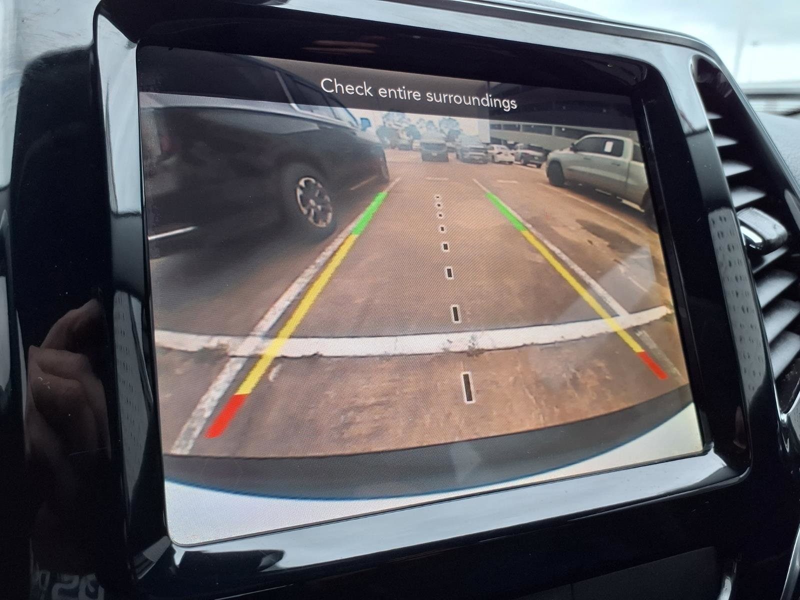 Used 2019 Jeep Cherokee Limited FWD image 6