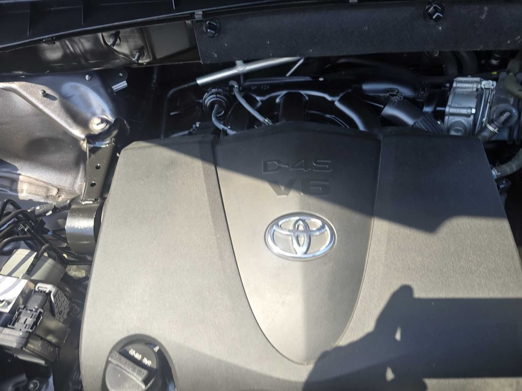 Used 2017 Toyota Highlander LE AWD/4WD image 28