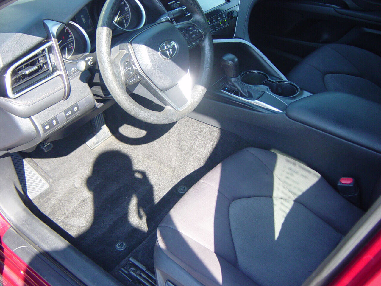 Used 2018 Toyota Camry L image 7