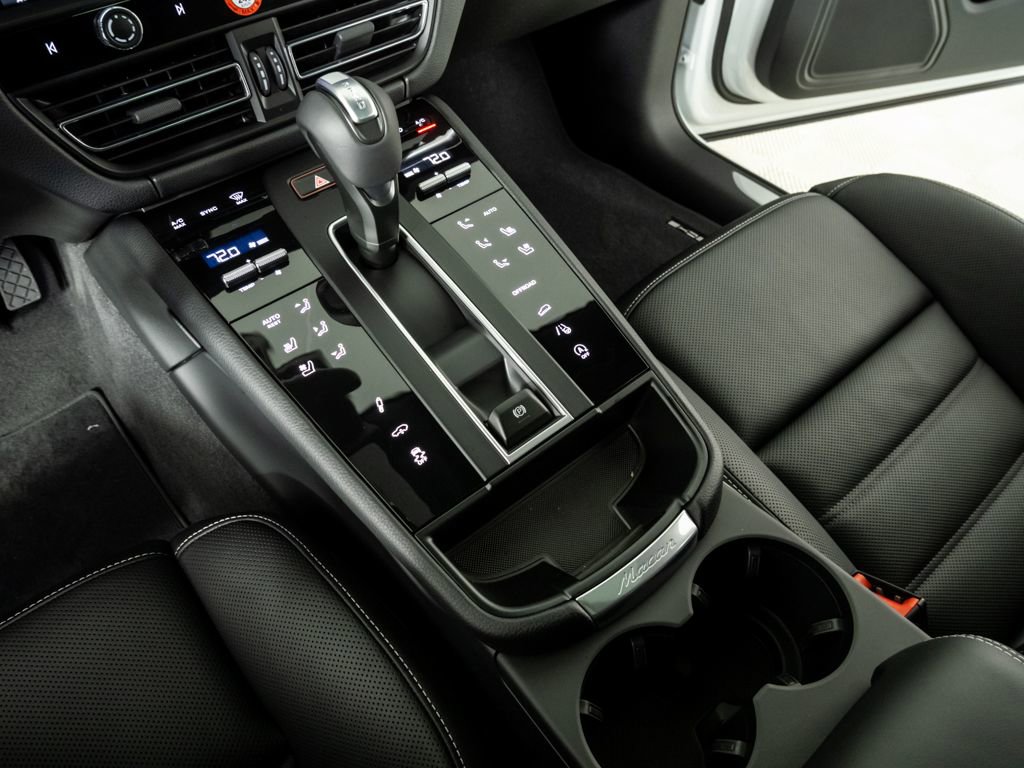 New 2026 Porsche Macan S image 18