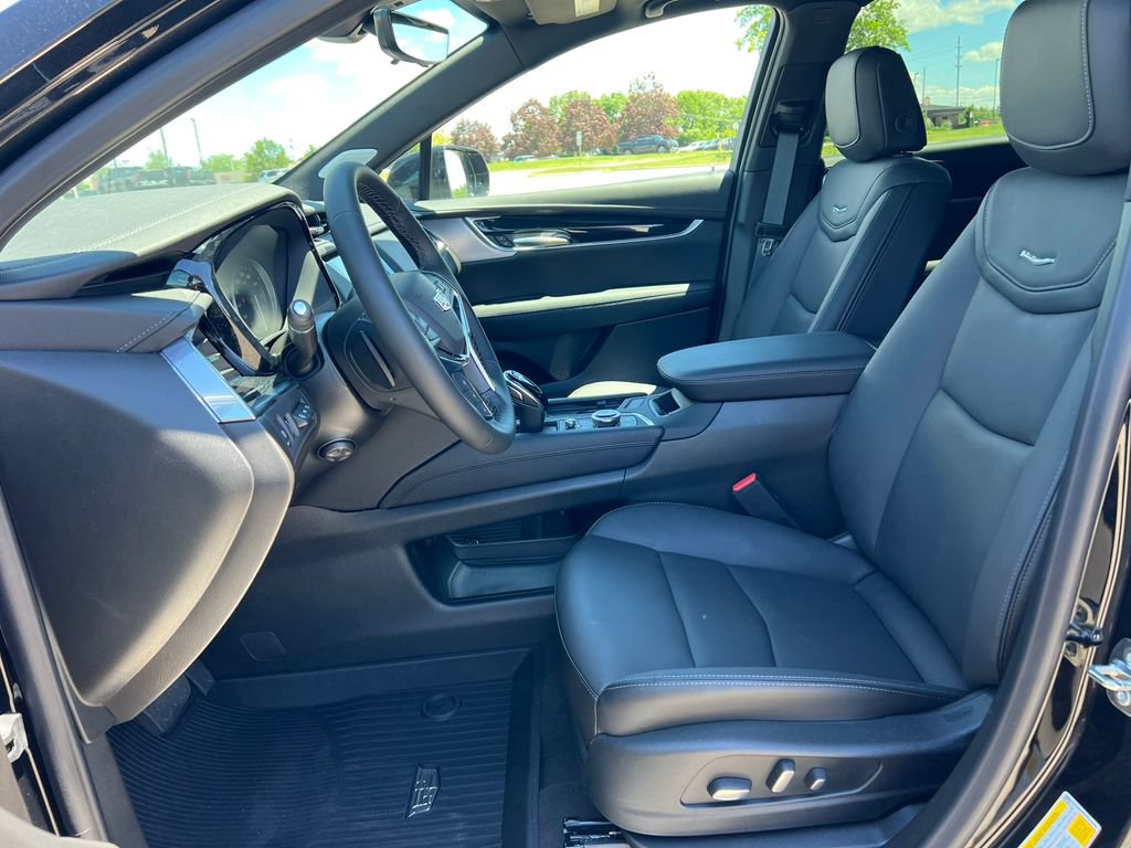 New 2026 Cadillac XT5 Premium Luxury w/ Driver Assist Package AWD/4WD image 3