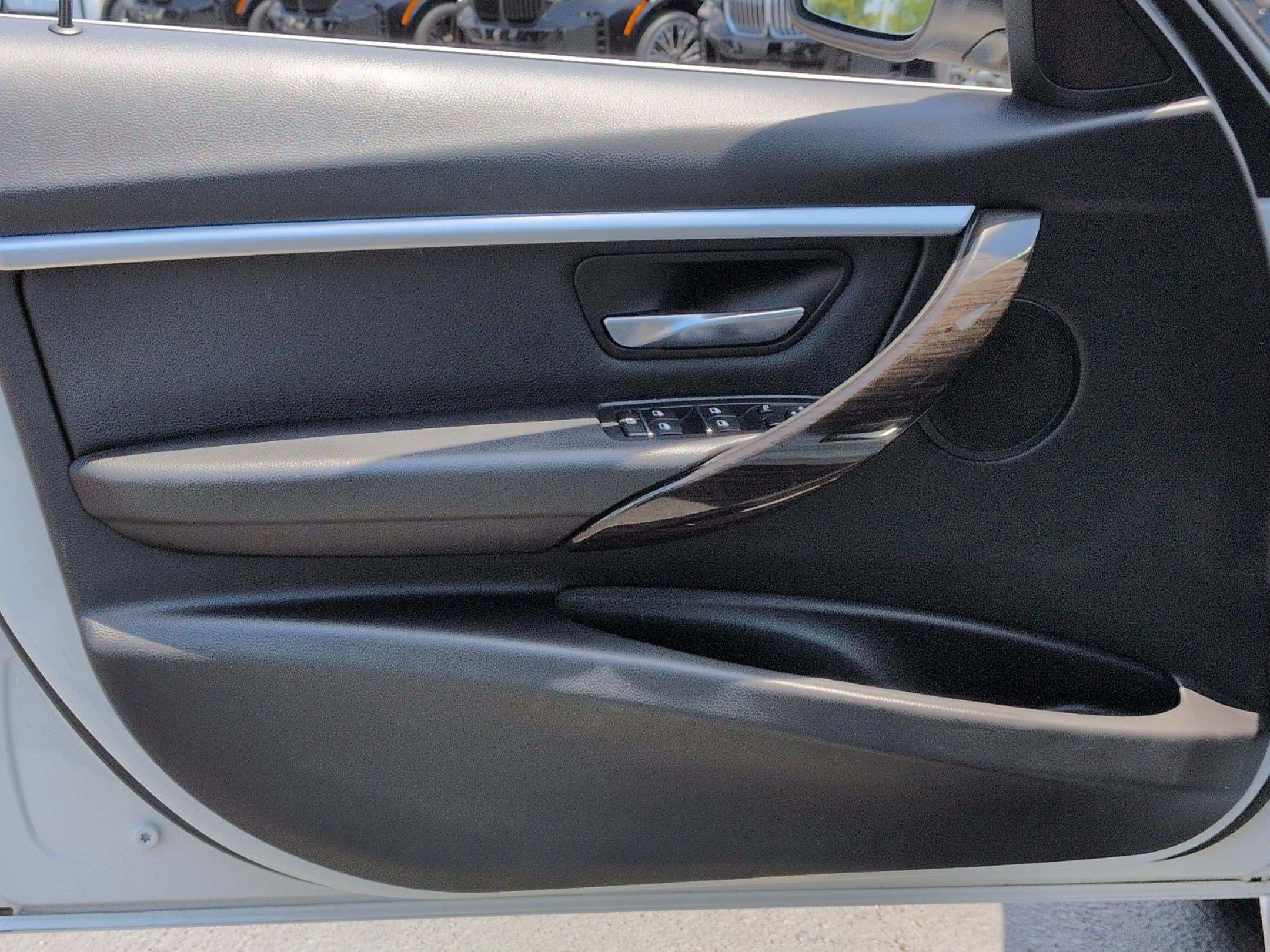 Used 2018 BMW 330i Sedan RWD image 14