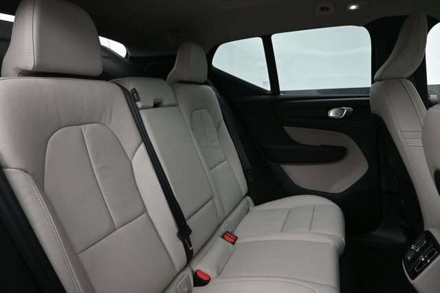 Used 2023 Volvo XC40 B5 Ultimate w/ Protection Package Premier AWD/4WD image 33
