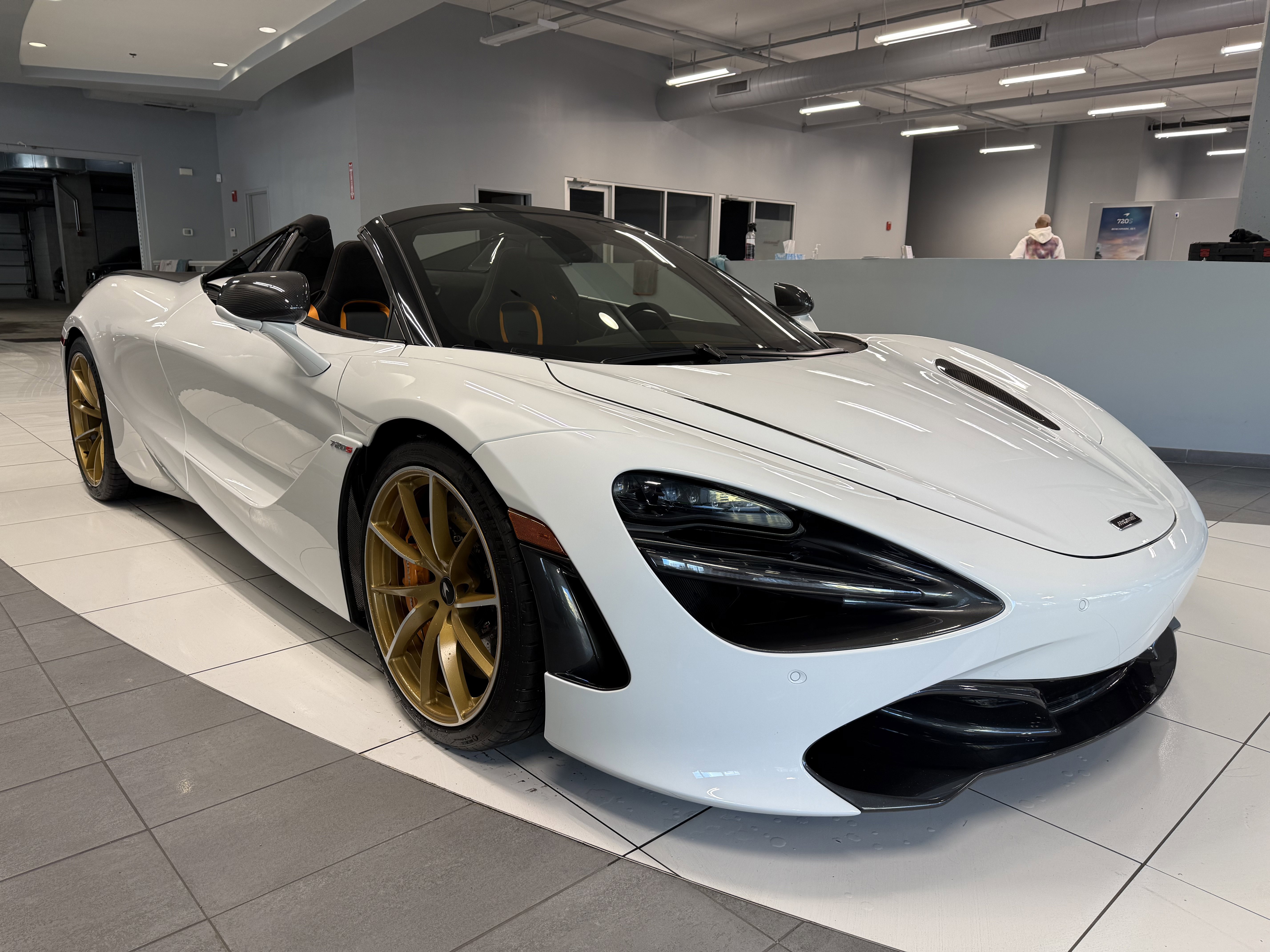 Used 2021 McLaren 720S Spider image 6