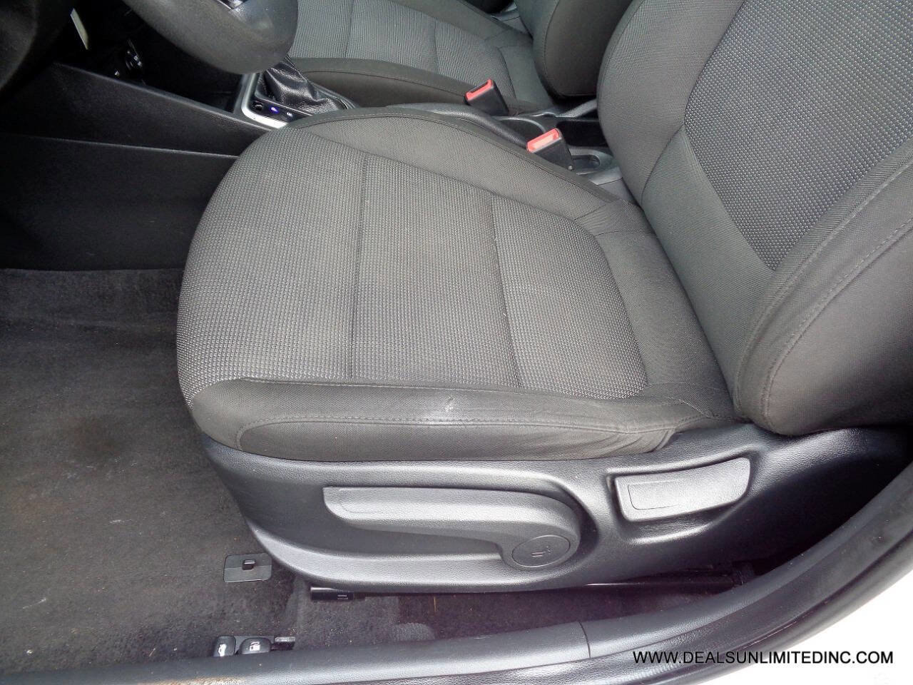 Used 2021 Hyundai Accent SE FWD image 7