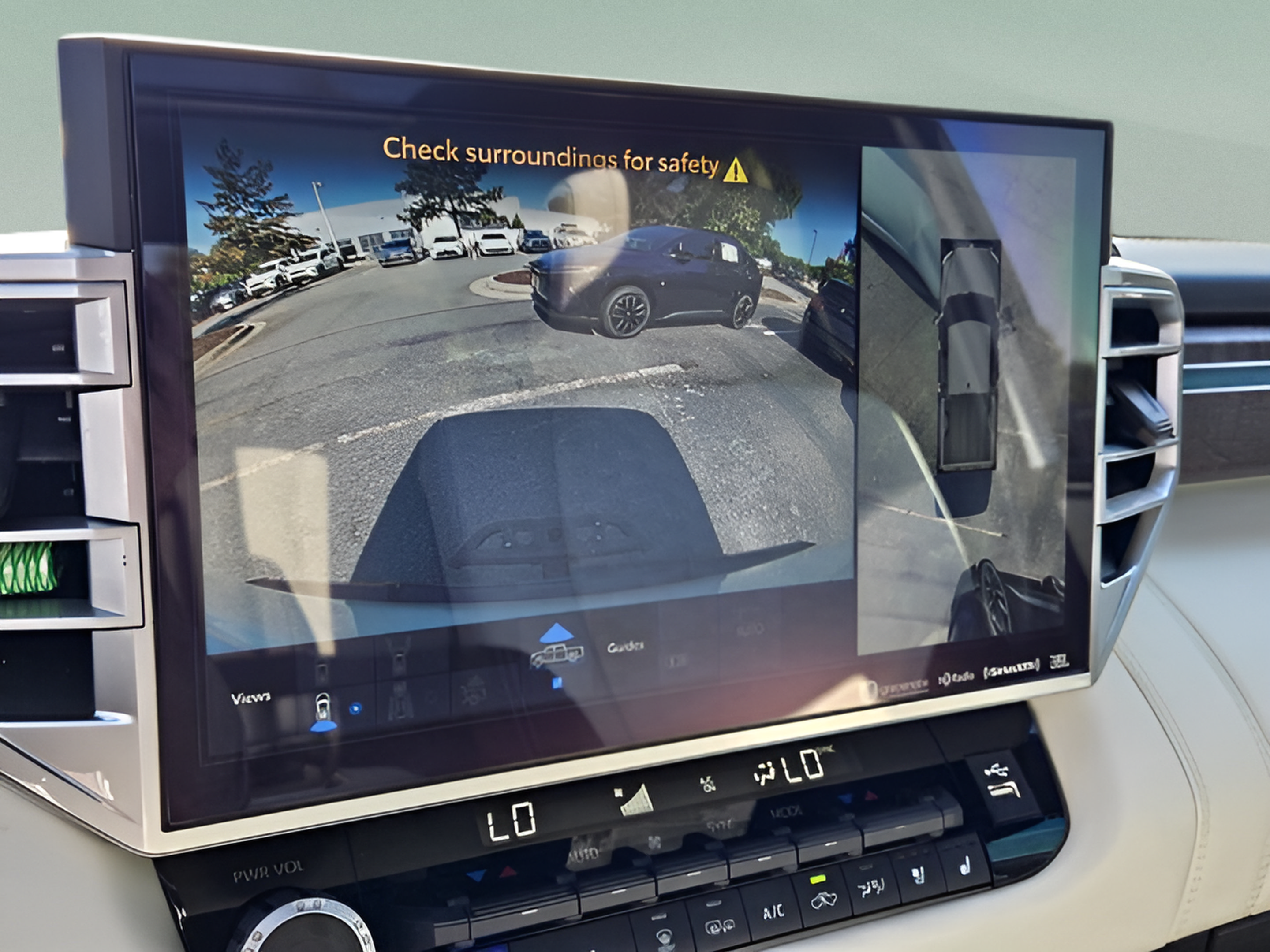 Used 2024 Toyota Tundra Capstone AWD/4WD image 21