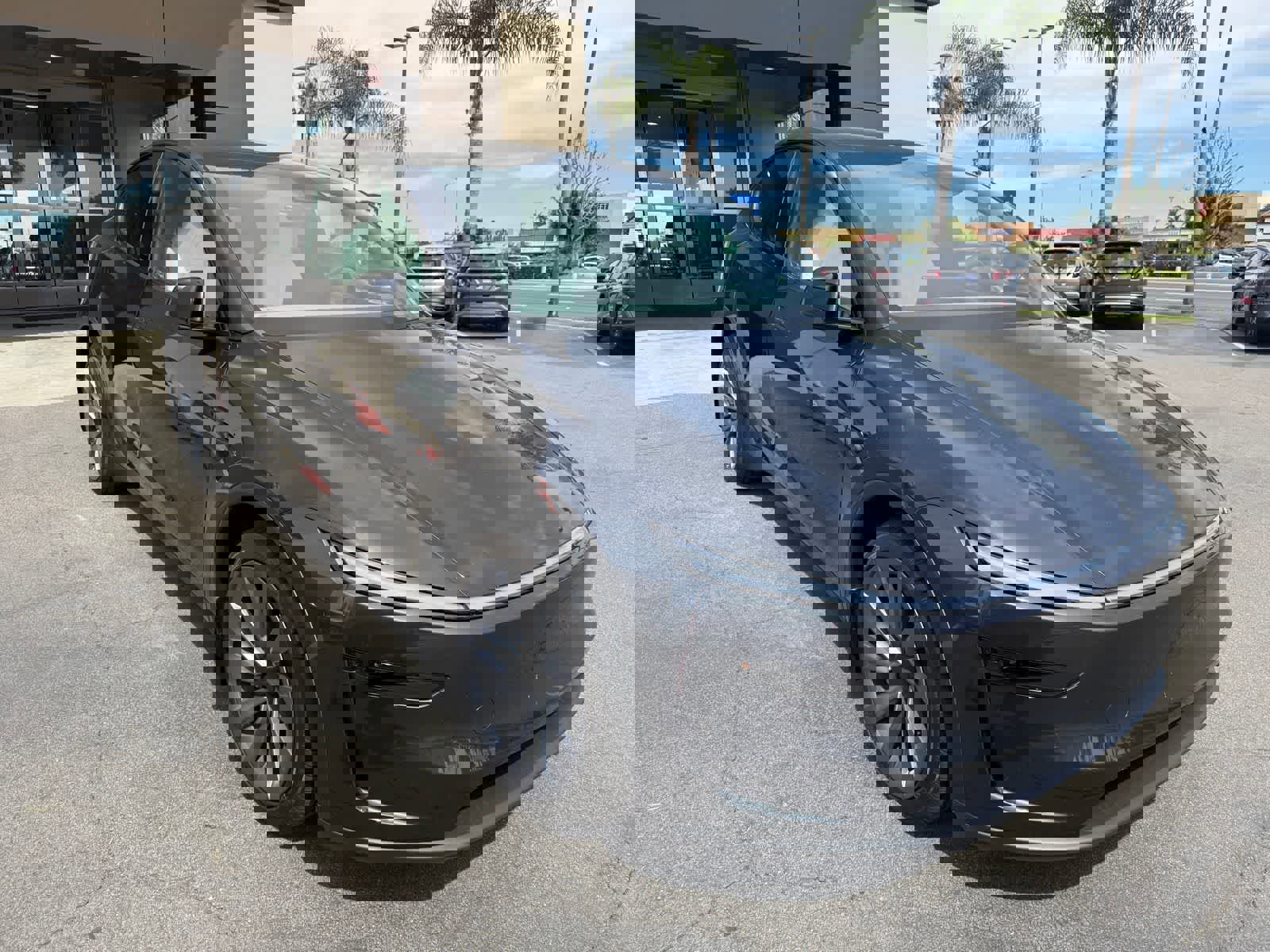 Used 2026 Tesla Model Y image 1